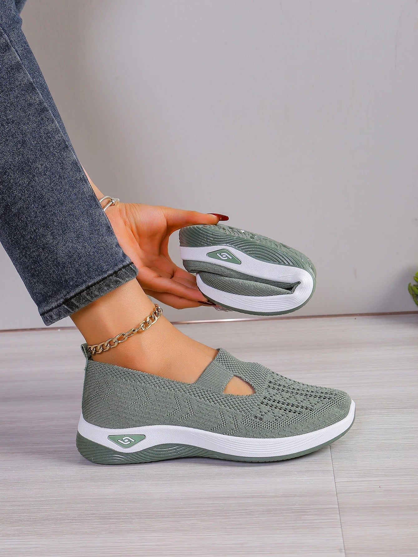 Women's Solid Color Breathable Sneakers, Soft Sole Lightweight Slip On Walking Shoes, Low-top Knitted Casual Shoes